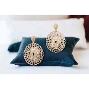 Boho Chic Designer Lilly Pulitzer Lace Spider Web Pierced Earrings Gold Tone